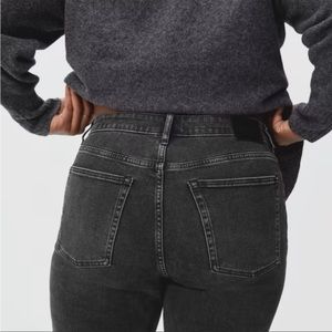 Everlane The Curvy Cheeky Straight Jean Cropped Washed Black Size 29